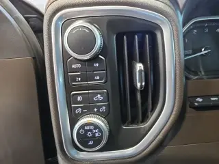 GMC Sierra 1500 2019 4x4 Denali 4 puertas Cabina Crew 5.8 pies. SB
