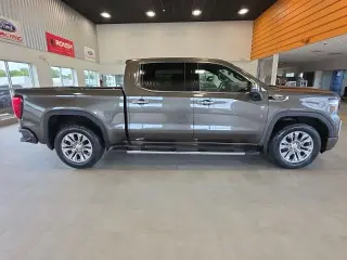 GMC Sierra 1500 2019 4x4 Denali 4 puertas Cabina Crew 5.8 pies. SB