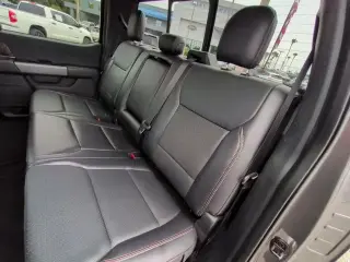 Ford F-150 2021 4x2 XL 4 puertas SuperCrew 5.5 pies. SB