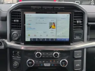 Ford F-150 2021 4x2 XL 4 puertas SuperCrew 5.5 pies. SB