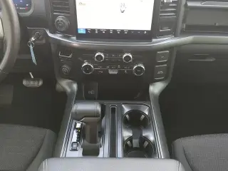 Ford F-150 2024 4x2 XLT 4 puertas SuperCrew 5.5 pies. SB