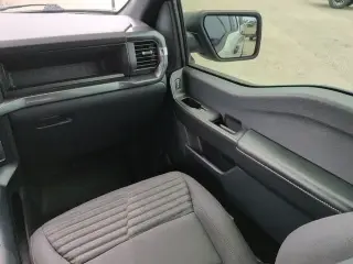 Ford F-150 2023 4x2 XL 4 puertas SuperCab 6.5 pies. SB