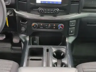 Ford F-150 2023 4x2 XL 4 puertas SuperCab 6.5 pies. SB
