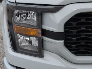 Ford F-150 2023 4x2 XL 4 puertas SuperCab 6.5 pies. SB