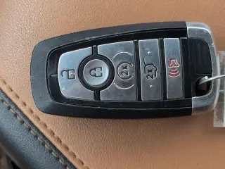 Ford Edge 2024 AWD Titanium 4 puertas SUV
