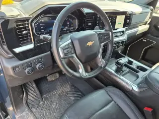 Chevrolet Silverado 1500 2024 4x4 LTZ 4 puertas Cabina Crew 5.8 pies. SB