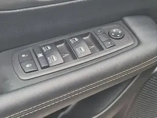 Chrysler Pacifica 2025 Select 4 puertas Minivan