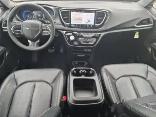 Chrysler Pacifica 2025 Select 4 puertas Minivan