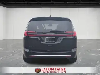 Chrysler Pacifica 2025 Select 4 puertas Minivan