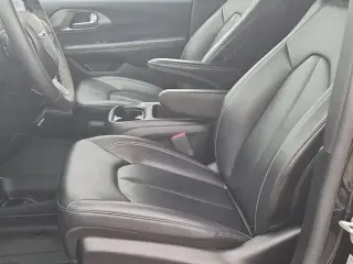 Chrysler Pacifica 2025 Select 4 puertas Minivan