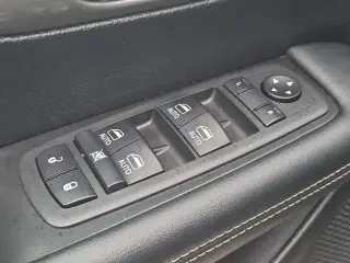 Chrysler Pacifica 2025 Select 4 puertas Minivan