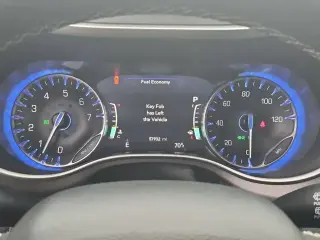 Chrysler Pacifica 2025 Select 4 puertas Minivan