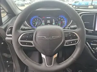 Chrysler Pacifica 2025 Select 4 puertas Minivan