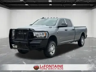 Ram 3500 2022 4x4 Tradesman 4 puertas Cabina Crew 8 pies LB SRW Pickup