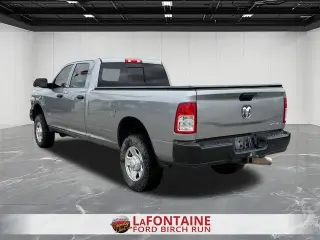 Ram 3500 2022 4x4 Tradesman 4 puertas Cabina Crew 8 pies LB SRW Pickup