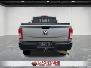 Ram 3500 2022 4x4 Tradesman 4 puertas Cabina Crew 8 pies LB SRW Pickup