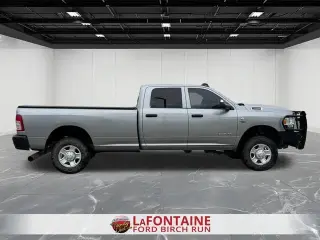 Ram 3500 2022 4x4 Tradesman 4 puertas Cabina Crew 8 pies LB SRW Pickup