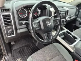 Ram 2500 2018 4x4 SLT Cabina Crew 4 puertas 6.3 ft. Caja corta Pickup