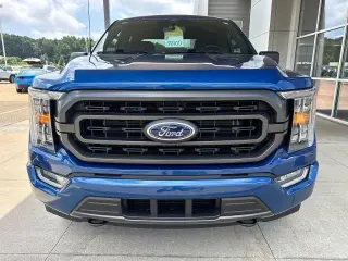 Ford F-150 2023 4x4 XLT 4 puertas SuperCrew 5.5 pies. SB