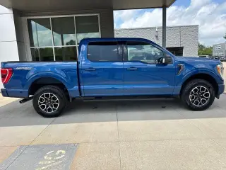 Ford F-150 2023 4x4 XLT 4 puertas SuperCrew 5.5 pies. SB