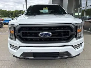 Ford F-150 2023 4x4 XLT 4 puertas SuperCrew 5.5 pies. SB