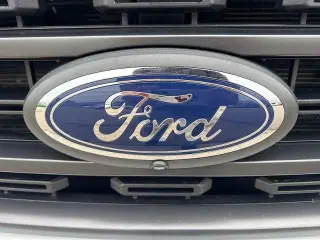 Ford F-150 2023 4x4 XLT 4 puertas SuperCrew 5.5 pies. SB