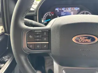 Ford F-150 2023 4x4 XLT 4 puertas SuperCrew 5.5 pies. SB