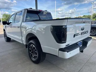 Ford F-150 2023 4x4 XLT 4 puertas SuperCrew 6.5 pies. SB