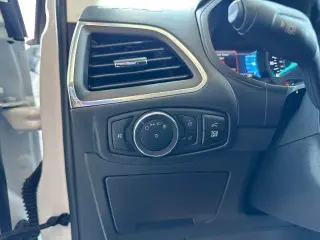 Ford Edge 2024 AWD Titanium 4 puertas SUV