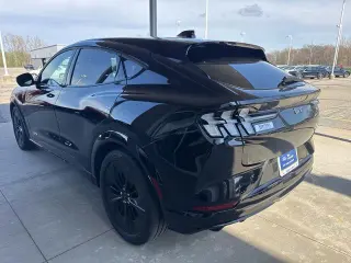 Ford Mustang Mach-E 2025 AWD GT 4 puertas SUV