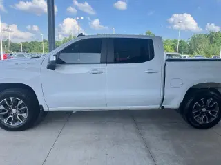 Chevrolet Silverado 1500 2022 4x4 LT 4 puertas Cabina Crew 5.8 pies. Caja corta con 2FL