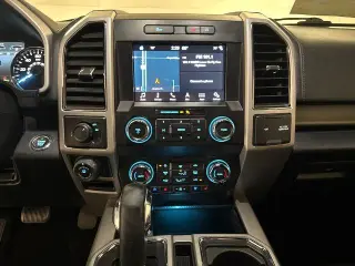 Ford F-150 2019 4x2 Lariat 4 puertas SuperCrew 5.5 pies. SB
