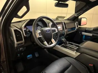 Ford F-150 2019 4x2 Lariat 4 puertas SuperCrew 5.5 pies. SB