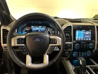 Ford F-150 2019 4x2 Lariat 4 puertas SuperCrew 5.5 pies. SB