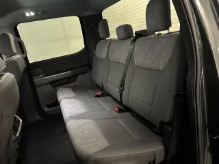 Ford F-150 2021 4x2 XLT 4 puertas SuperCrew 5.5 pies. SB