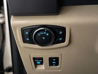 Ford F-150 2018 4x2 XLT 4 puertas SuperCrew 5.5 pies. SB
