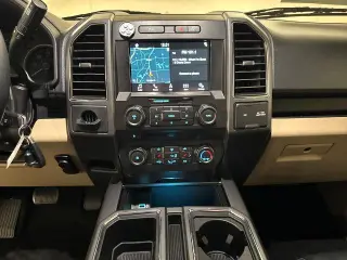 Ford F-150 2018 4x2 XLT 4 puertas SuperCrew 5.5 pies. SB