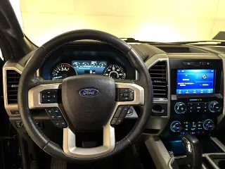 Ford F-150 2019 4x2 Lariat 4 puertas SuperCrew 5.5 pies. SB