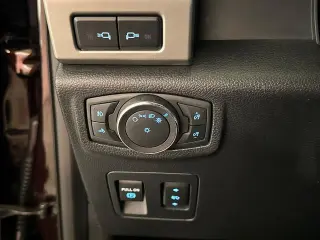 Ford F-150 2019 4x2 Lariat 4 puertas SuperCrew 5.5 pies. SB