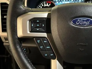 Ford F-150 2019 4x2 Lariat 4 puertas SuperCrew 5.5 pies. SB