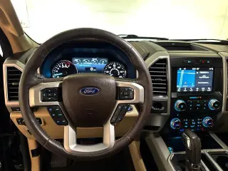 Ford F-150 2018 4x2 Lariat 4 puertas SuperCrew 5.5 pies SB