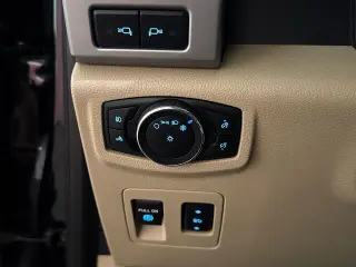 Ford F-150 2018 4x2 Lariat 4 puertas SuperCrew 5.5 pies SB