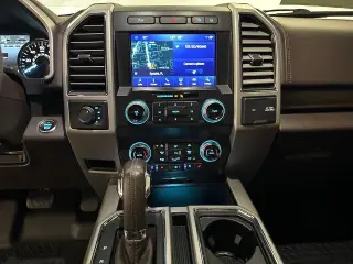 Ford F-150 2020 4x4 King Ranch 4 puertas SuperCrew 5.5 pies. SB