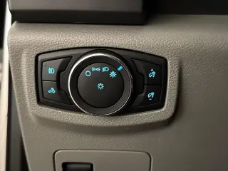 Ford F-150 2018 4x4 XLT 4 puertas SuperCrew 5.5 pies. SB