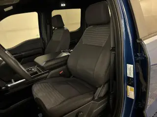 Ford F-150 2023 4x4 XL 4 puertas SuperCrew 5.5 pies. SB