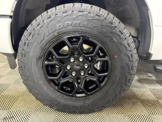 Ford F-150 2023 4x4 XLT 4 puertas SuperCrew 5.5 pies. SB