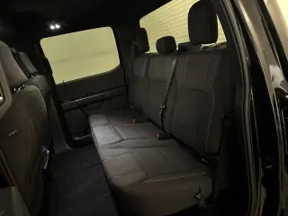 Ford F-150 2024 4x2 STX 4 puertas SuperCrew 5.5 pies. SB