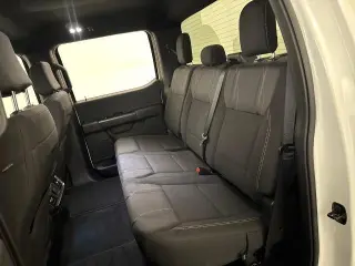 Ford F-150 2024 4x2 STX 4 puertas SuperCrew 5.5 pies SB