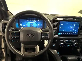 Ford F-150 2024 4x2 XLT 4 puertas SuperCrew 5.5 pies SB