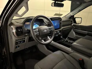 Ford F-150 2024 4x2 XLT 4 puertas SuperCrew 5.5 pies SB